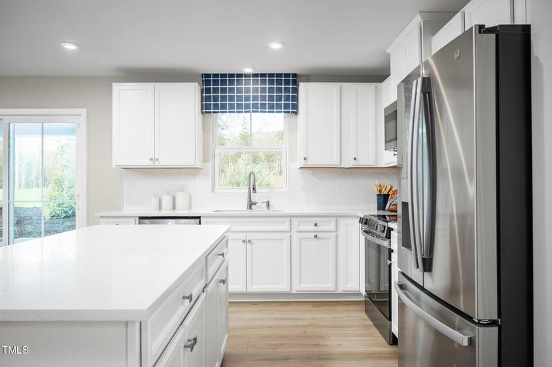 37 Saintsbury Dr, Fuquay Varina, NC 27526