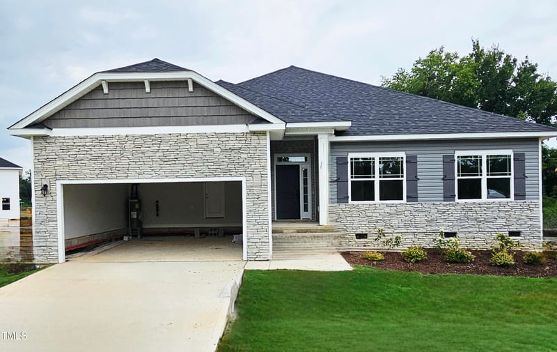 37 Shoreline Dr, Lillington, NC 27546