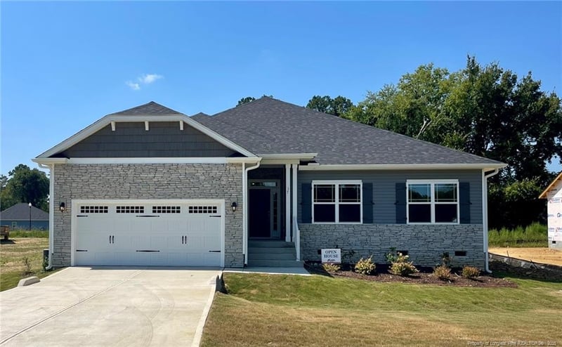 37 Shoreline Dr, Lillington, NC 27546
