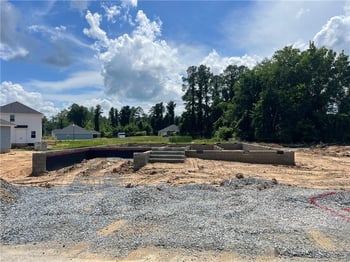 37 Shoreline Dr, Lillington, NC 27546