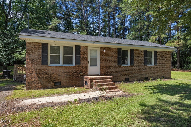 37 Weeping Willow Ln, Lillington, NC 27546