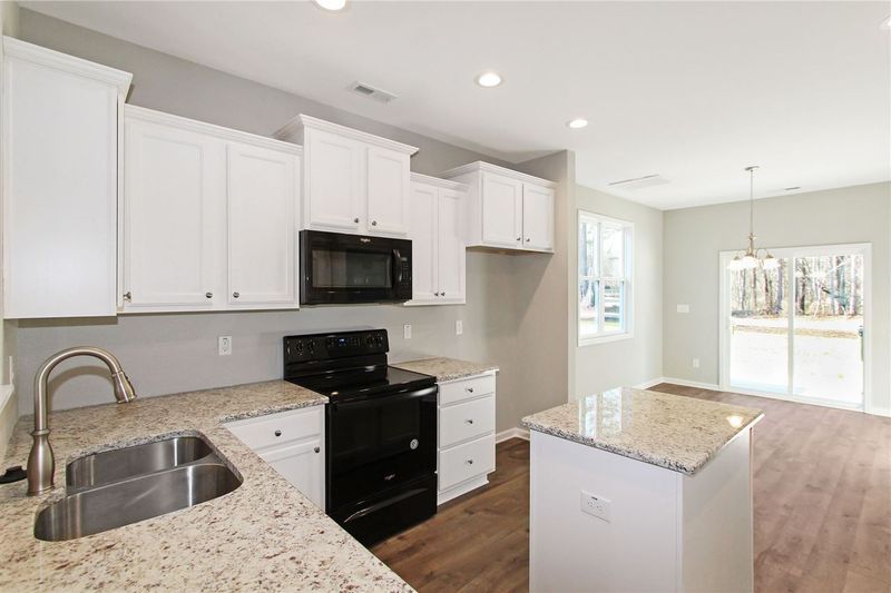 37 Yellow Jacket Rg, Clayton, NC 27520