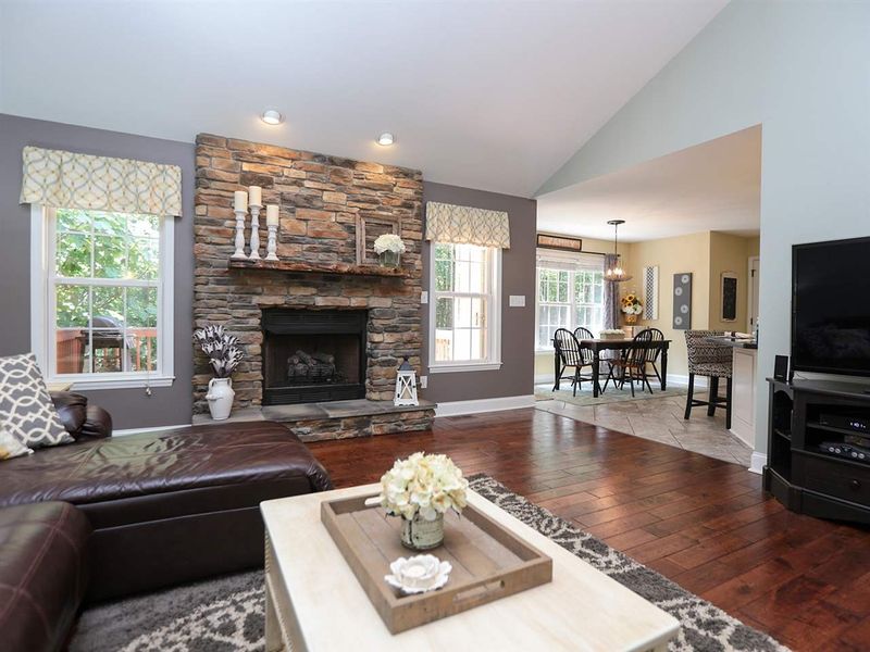 370 Norwood Dr, Clayton, NC 27527