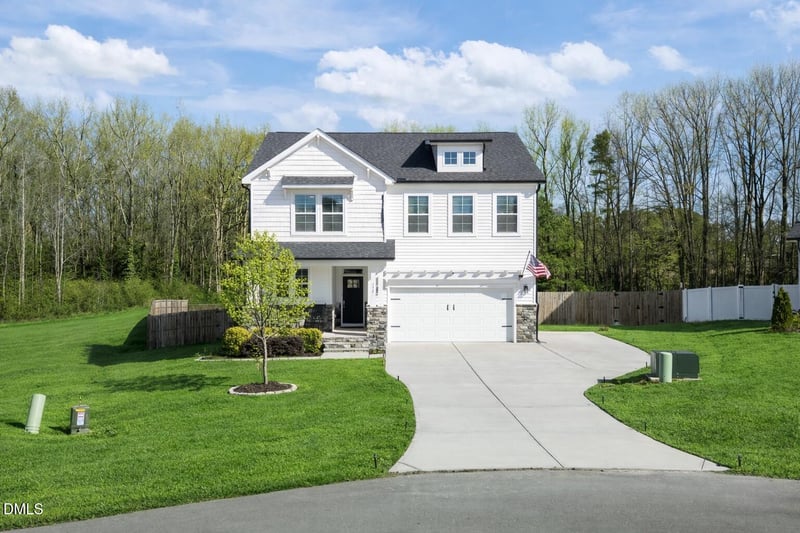 370 Yates Mill Dr, Fuquay Varina, NC 27526