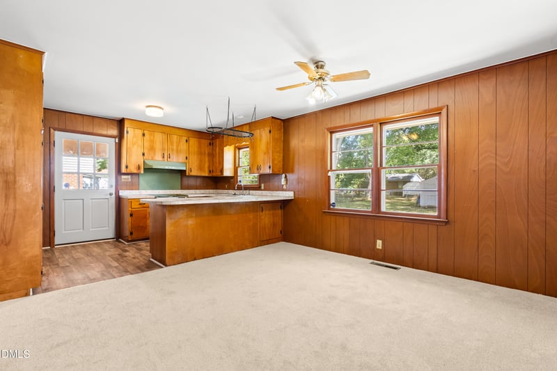 3700 Huntleigh Dr, Raleigh, NC 27604