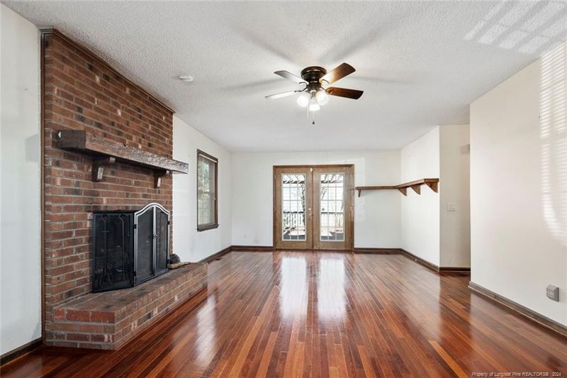 3702 Masters Dr, Hope Mills, NC 28348