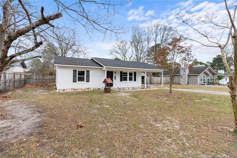 3703 Cherry Blossom Ln, Hope Mills, NC 28348