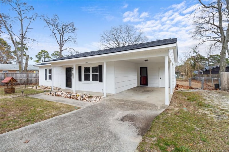 3703 Cherry Blossom Ln, Hope Mills, NC 28348