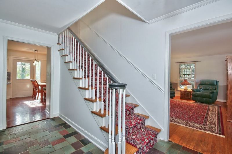 3703 Pembrook Pl, Raleigh, NC 27612