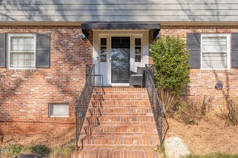 3704 Pembrook Pl, Raleigh, NC 27612