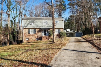 3704 Pembrook Pl, Raleigh, NC 27612