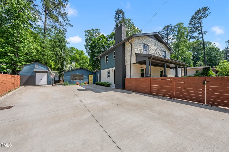 3704 Swann St, Raleigh, NC 27612