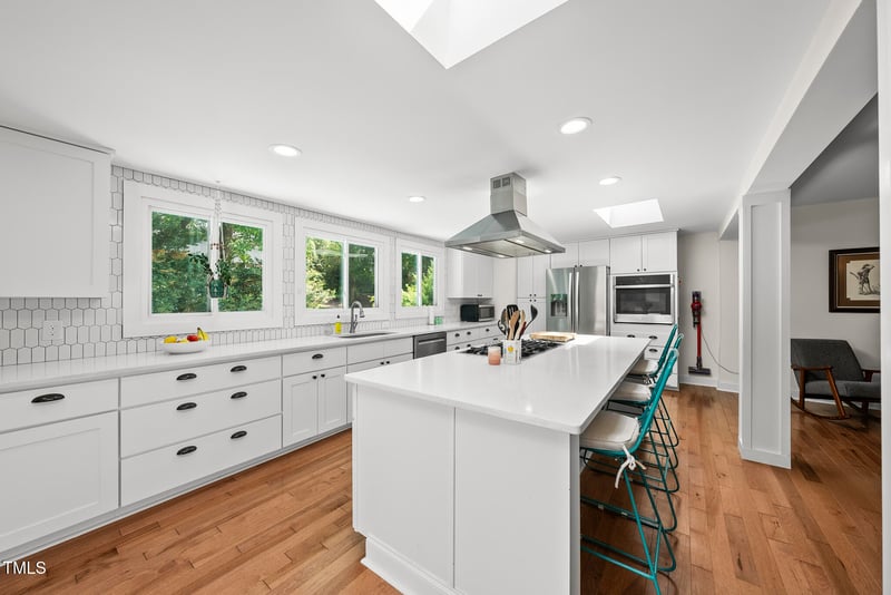 3704 Swann St, Raleigh, NC 27612