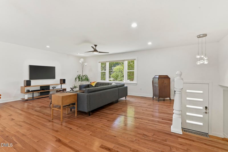 3704 Swann St, Raleigh, NC 27612