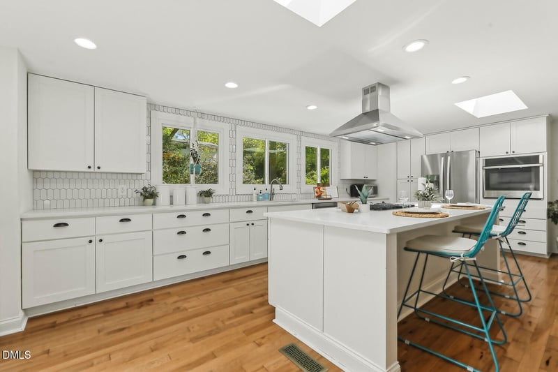 3704 Swann St, Raleigh, NC 27612