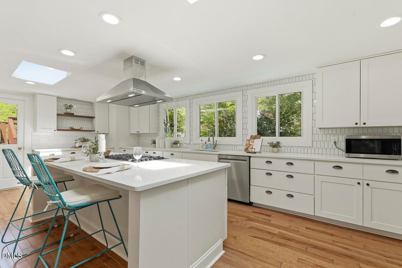 3704 Swann St, Raleigh, NC 27612