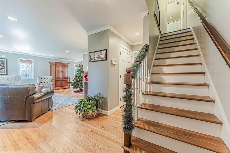 3705 Arbor Dr, Raleigh, NC 27612