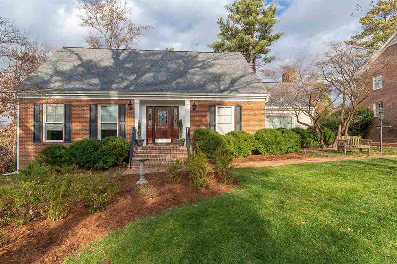 3705 Old Lassiter Mill Rd, Raleigh, NC 27609