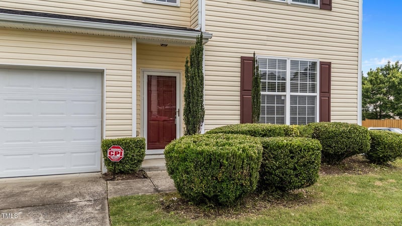 3705 Rivermist Dr, Raleigh, NC 27610