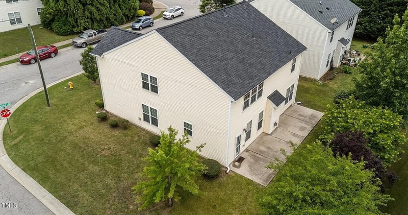 3705 Rivermist Dr, Raleigh, NC 27610