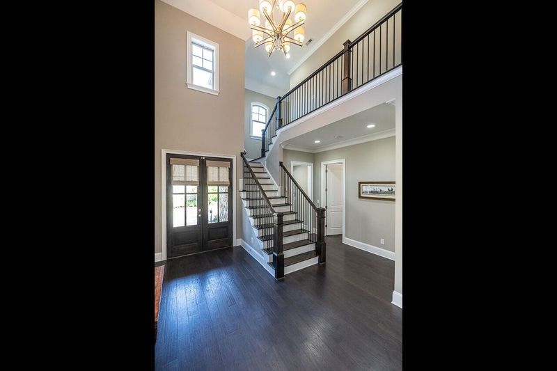 3706 Rolston Dr, Raleigh, NC 27609