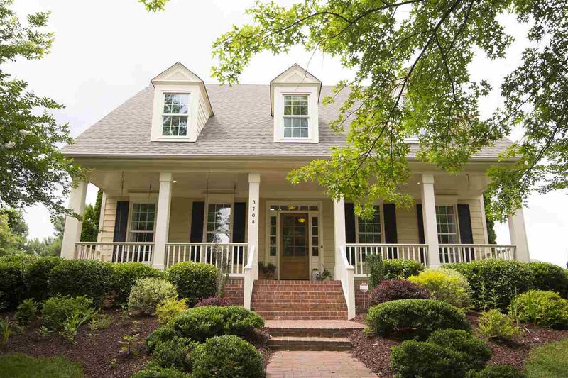 3708 Falls River Ave, Raleigh, NC 27614