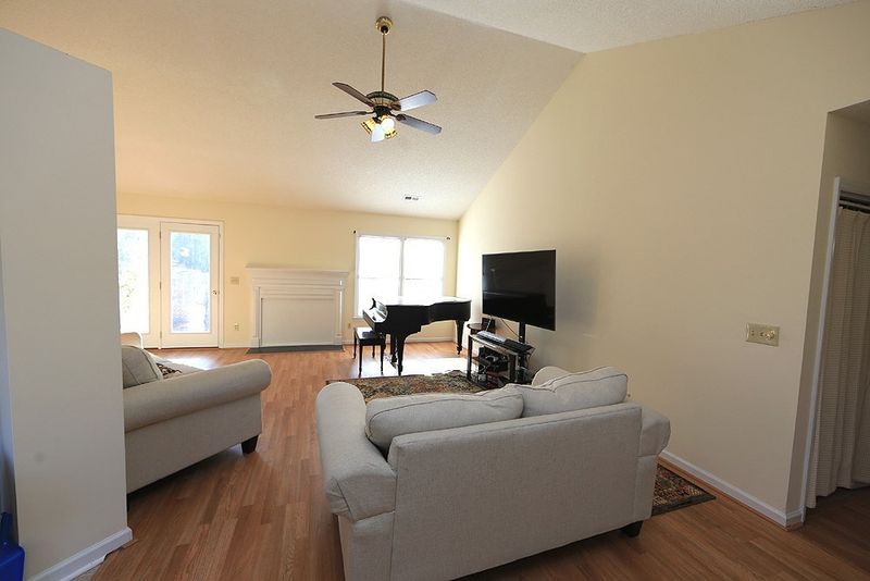 3708 Turnbull Ct, Raleigh, NC 27604