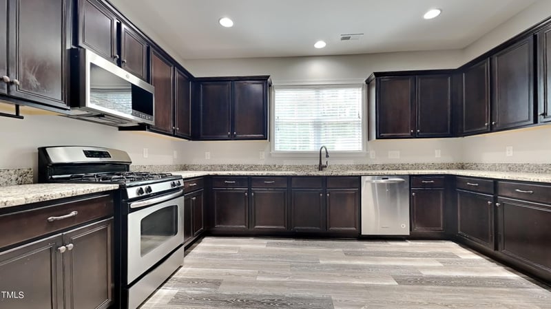 3709 Badin Lake Ln, Fayetteville, NC 28314