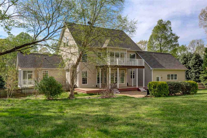 3709 Farmstone Dr, Raleigh, NC 27603