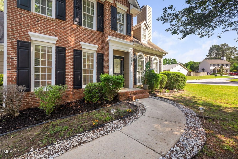 3709 Turnbull Ct, Raleigh, NC 27616