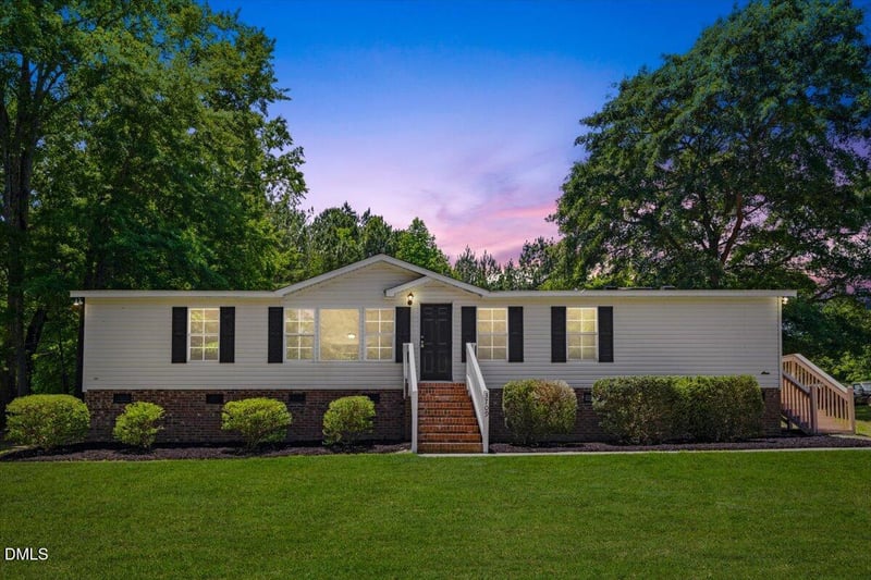 3709 Wyndfair Dr, Fuquay Varina, NC 27526