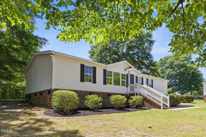 3709 Wyndfair Dr, Fuquay Varina, NC 27526