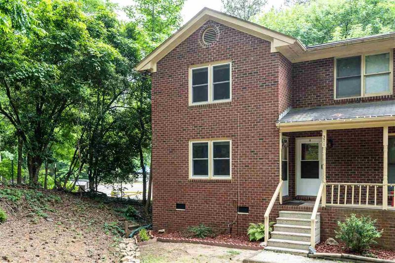 371 A Umstead Dr #A, Chapel Hill, NC 27516
