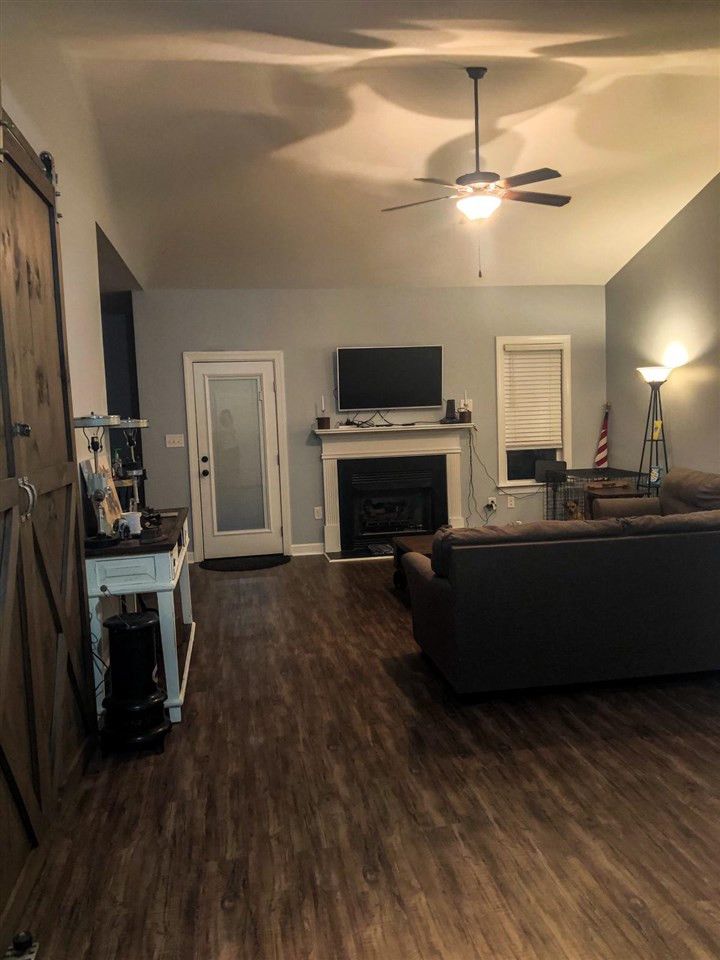 371 Crystal Creek Dr, Clayton, NC 27520