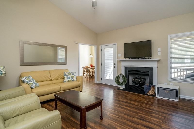 371 Moonlight Dr, Fuquay Varina, NC 27526