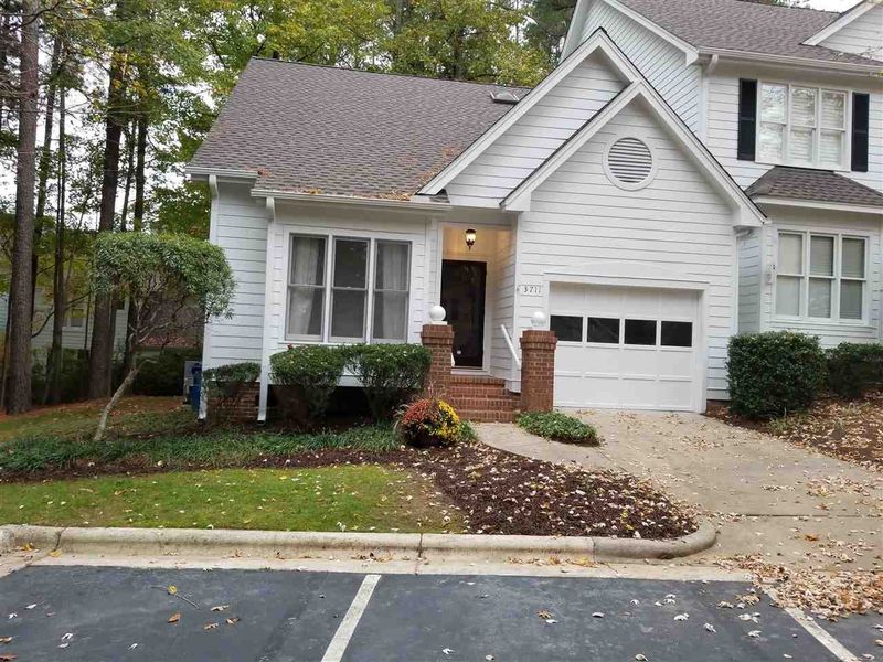 3711 Carnegie Ln, Raleigh, NC 27612