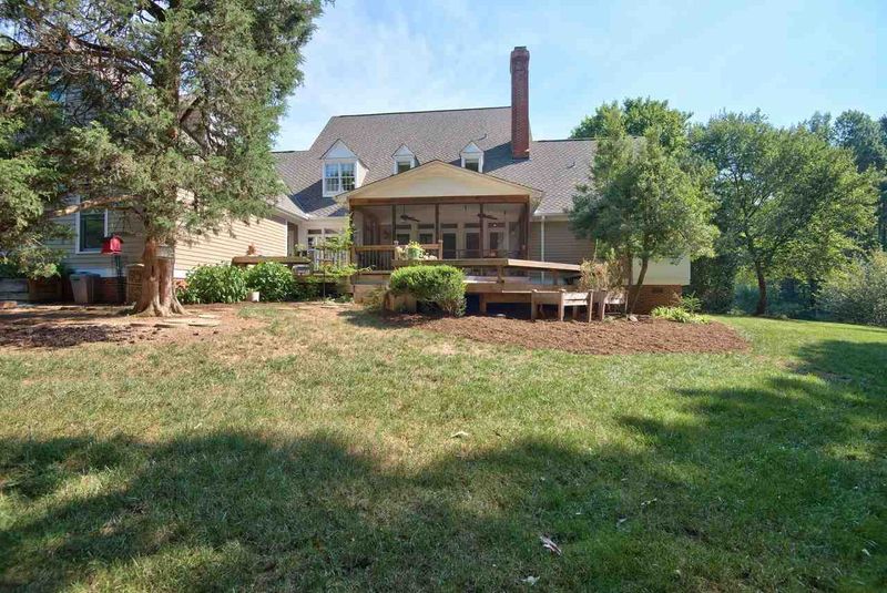 3711 High Meadow Rd, Chapel Hill, NC 27514