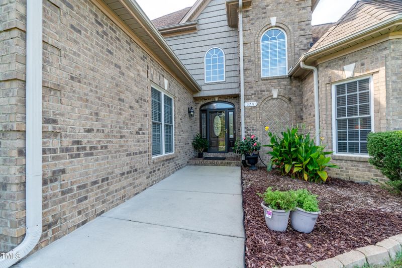 3711 Serenity Dr, Burlington, NC 27215