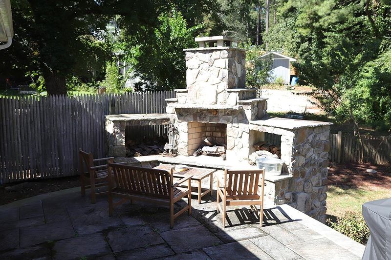 3712 Pleasant Valley Rd, Raleigh, NC 27612