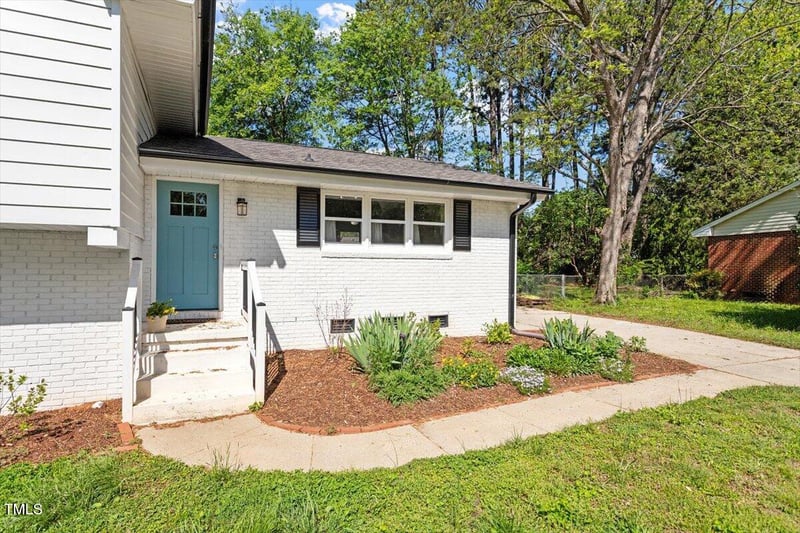 3713 Arrowwood Dr, Raleigh, NC 27604