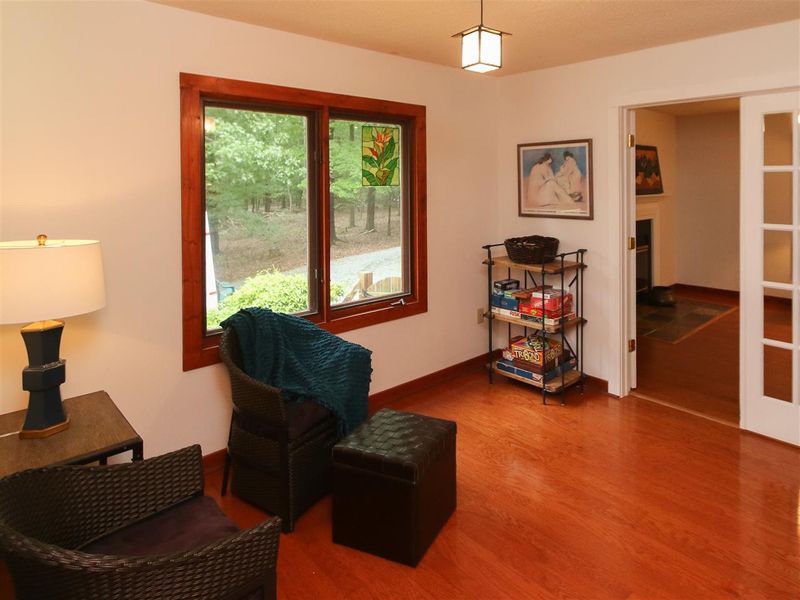 3713 Moonlight Dr, Chapel Hill, NC 27516
