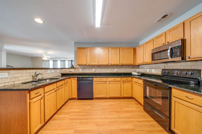 3714 Cyrus St, Raleigh, NC 27610