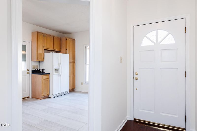 3717 Carnegie Ln, Raleigh, NC 27612