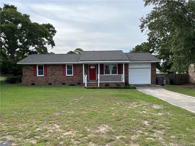 3717 Colonial Cv, Hope Mills, NC 28348