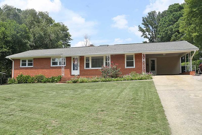 3717 Melrose Dr, Raleigh, NC 27604