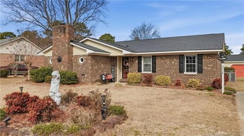 3718 Floyd Dr, Hope Mills, NC 28348