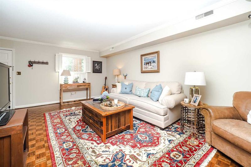 3719 Jamestown Cir, Raleigh, NC 27609