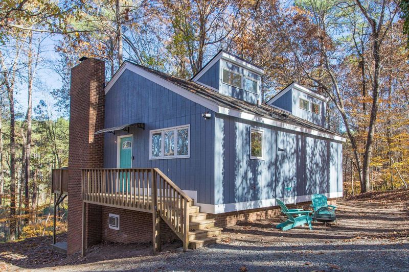 372 Cedar Lake Rd, Chapel Hill, NC 27516