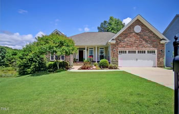 372 Farnleigh Dr, Chapel Hill, NC 27517