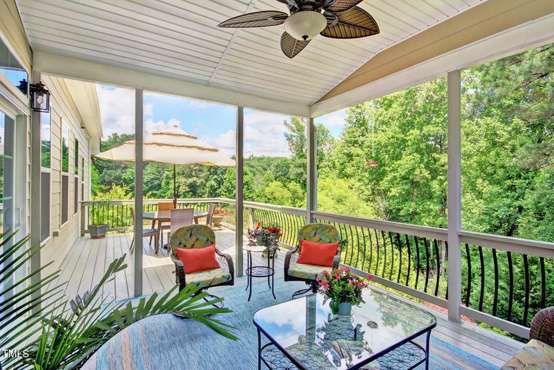 372 Farnleigh Dr, Chapel Hill, NC 27517